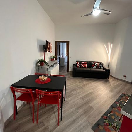 Appartement Lotto 30 Metro Garbatella à Rome Extérieur photo