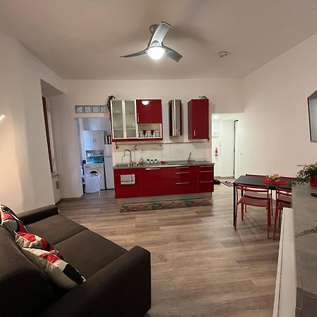 Appartement Lotto 30 Metro Garbatella à Rome Extérieur photo
