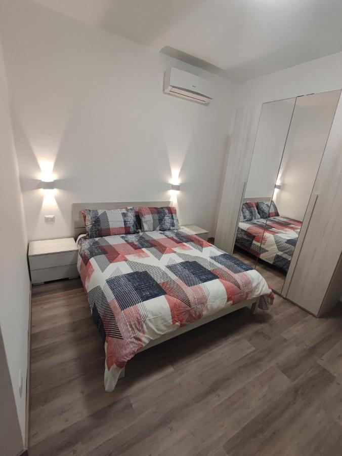 Appartement Lotto 30 Metro Garbatella à Rome Extérieur photo