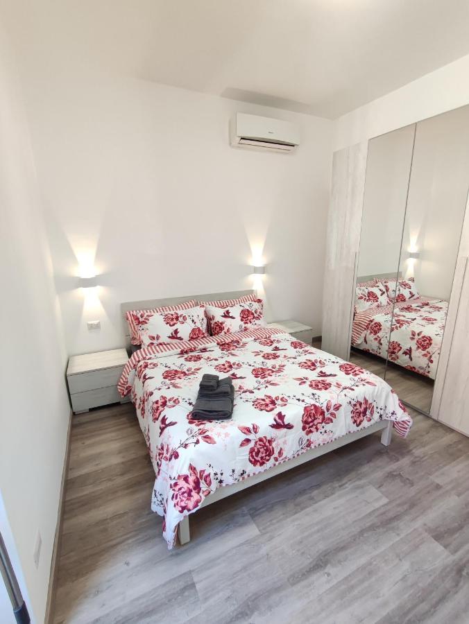 Appartement Lotto 30 Metro Garbatella à Rome Extérieur photo